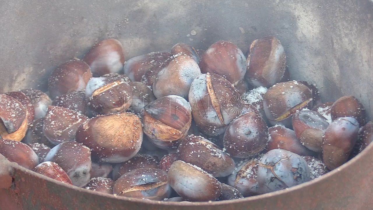 Castañas asadas: El perfume de las calles de Melilla de esta temporada