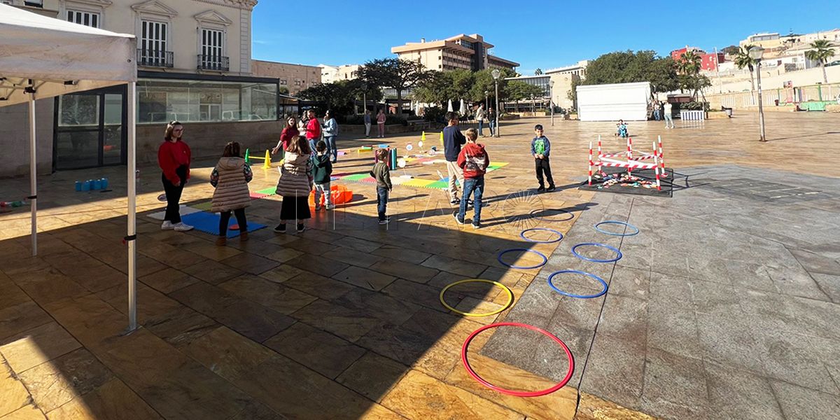 Los niños aprenden a reciclar jugando a la Oca