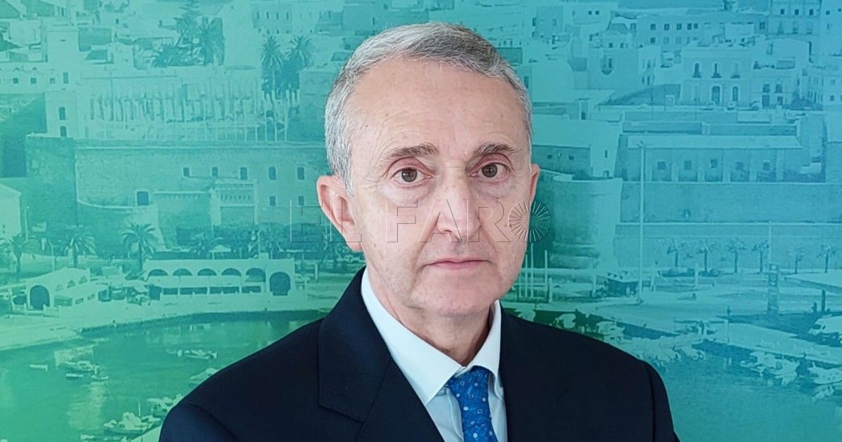 Tasende reprocha que quienes "atacan instituciones del Estado celebren la Constitución"