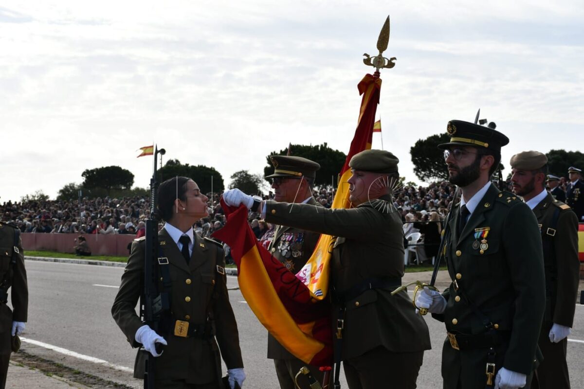 Jura de bandera de los futuros integrantes de las Fuerzas Armadas del CEFOT-2, con presencia melillense