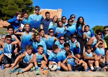 Tanto el club Natación Melilla como el Club Triatlón Melilla se han implicado con la Asociación TEAMA para llevar a cabo este evento deportivo solidario.