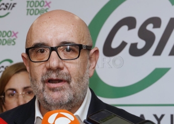 VALLADOLID, 22/01/2025.- Miguel Borra, presidente nacional de CSIF, atiende a los medios tras la reunión que este sindicato ha celebrado este miércoles en Vallladolid. EFE/Nacho Gallego