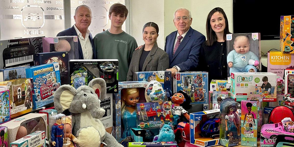 Las Nuevas Generaciones del PP recogen cientos de juguetes para los niños melillenses