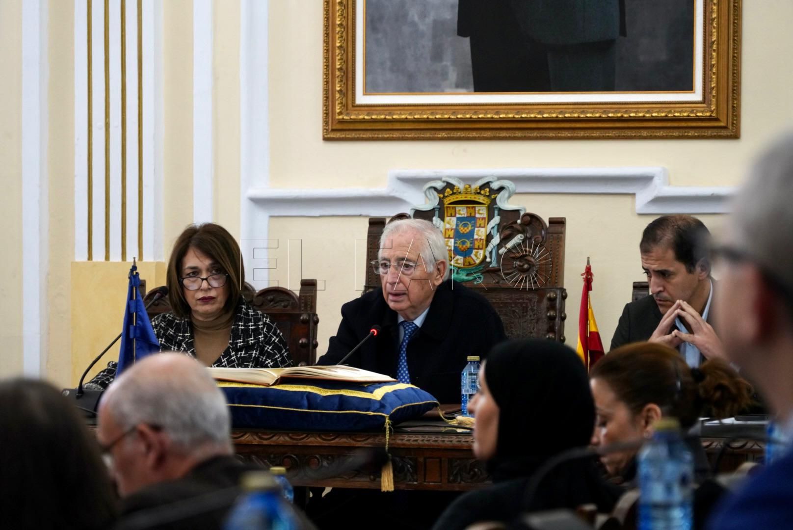 Imbroda preside el Pleno