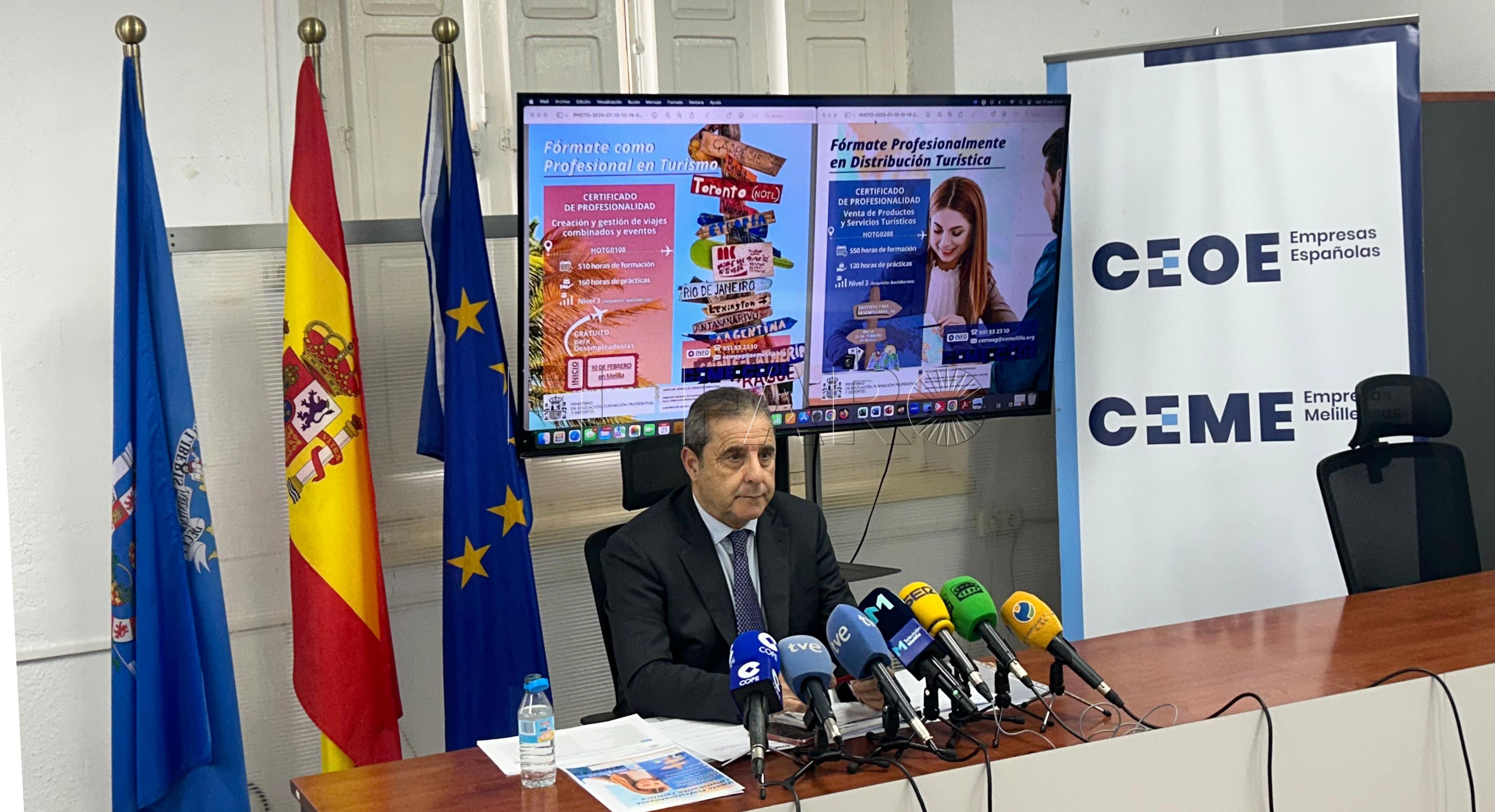 Enrique Alcoba en rueda de prensa