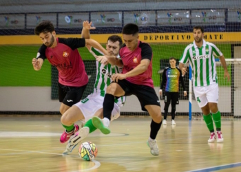 El conjunto melillense empató a cinco goles frente a los béticos en el primer partido de pretemporada.