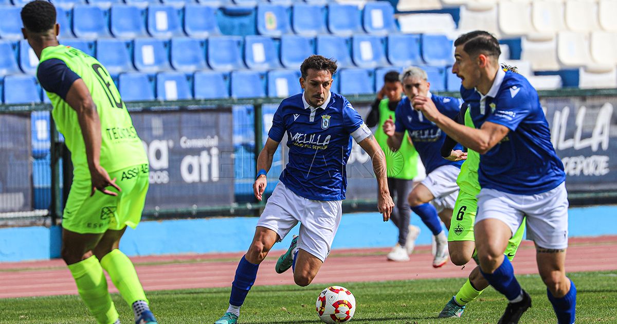La UD Melilla rescata un punto en el descuento
