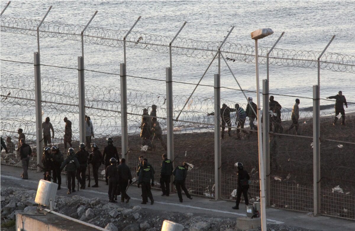 Círculo de silencio para recordar a las víctimas de la tragedia del Tarajal