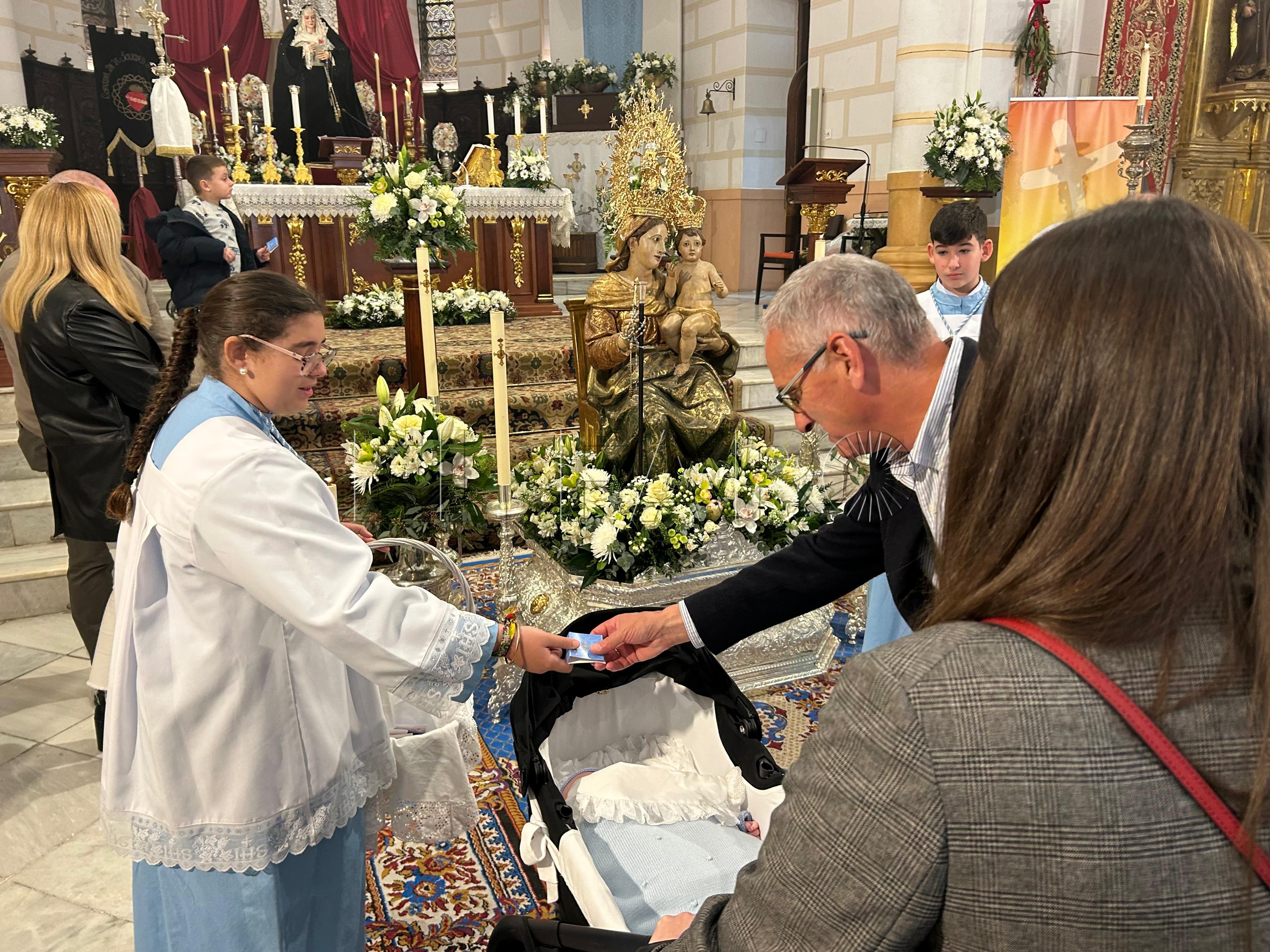 Melilla celebra el día de la Vida Consagrada y la bendición de bebés de la Virgen de la Victoria