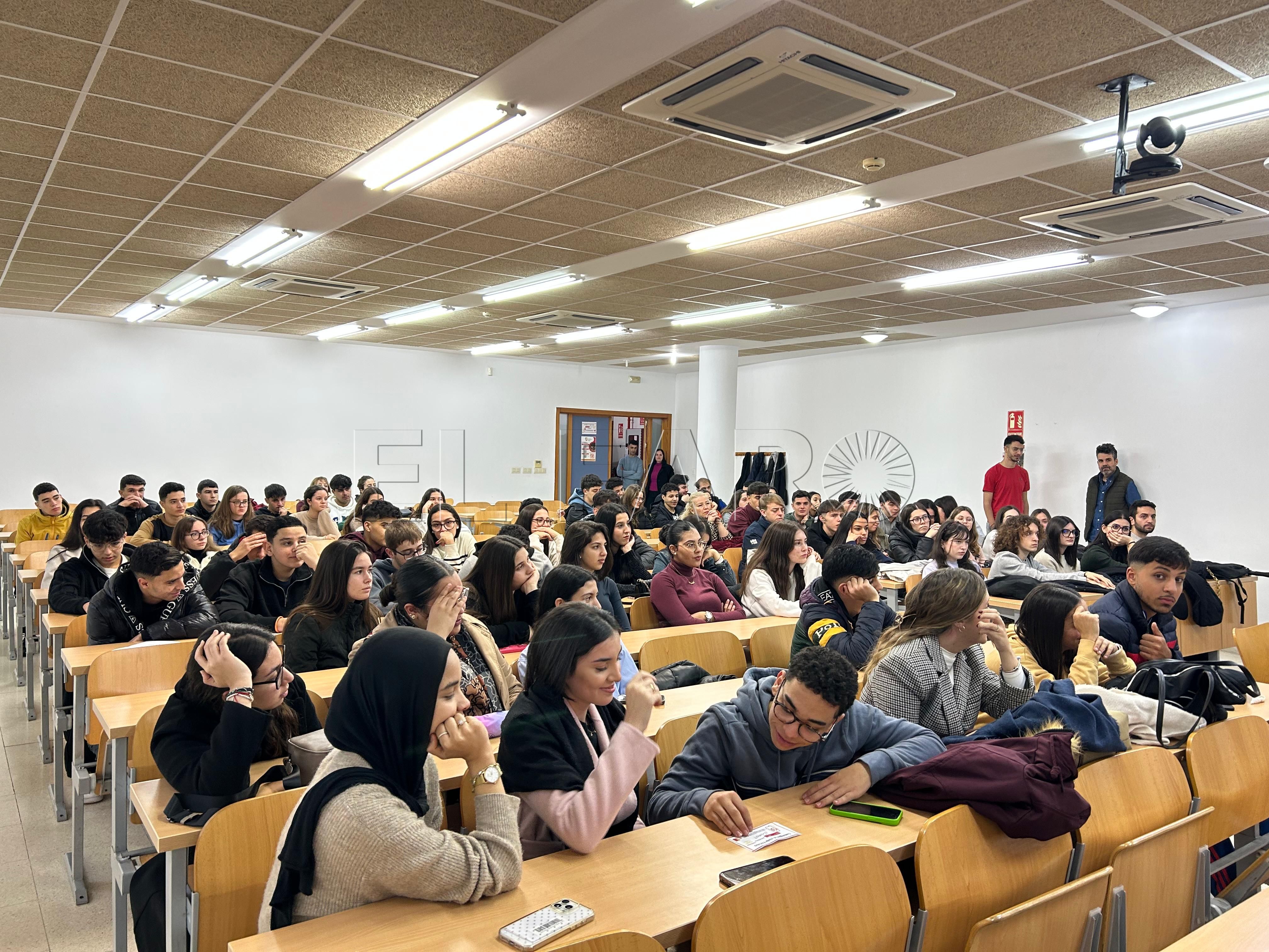 Cientos de alumnos de los institutos de Melilla conocen la Universidad de Granada