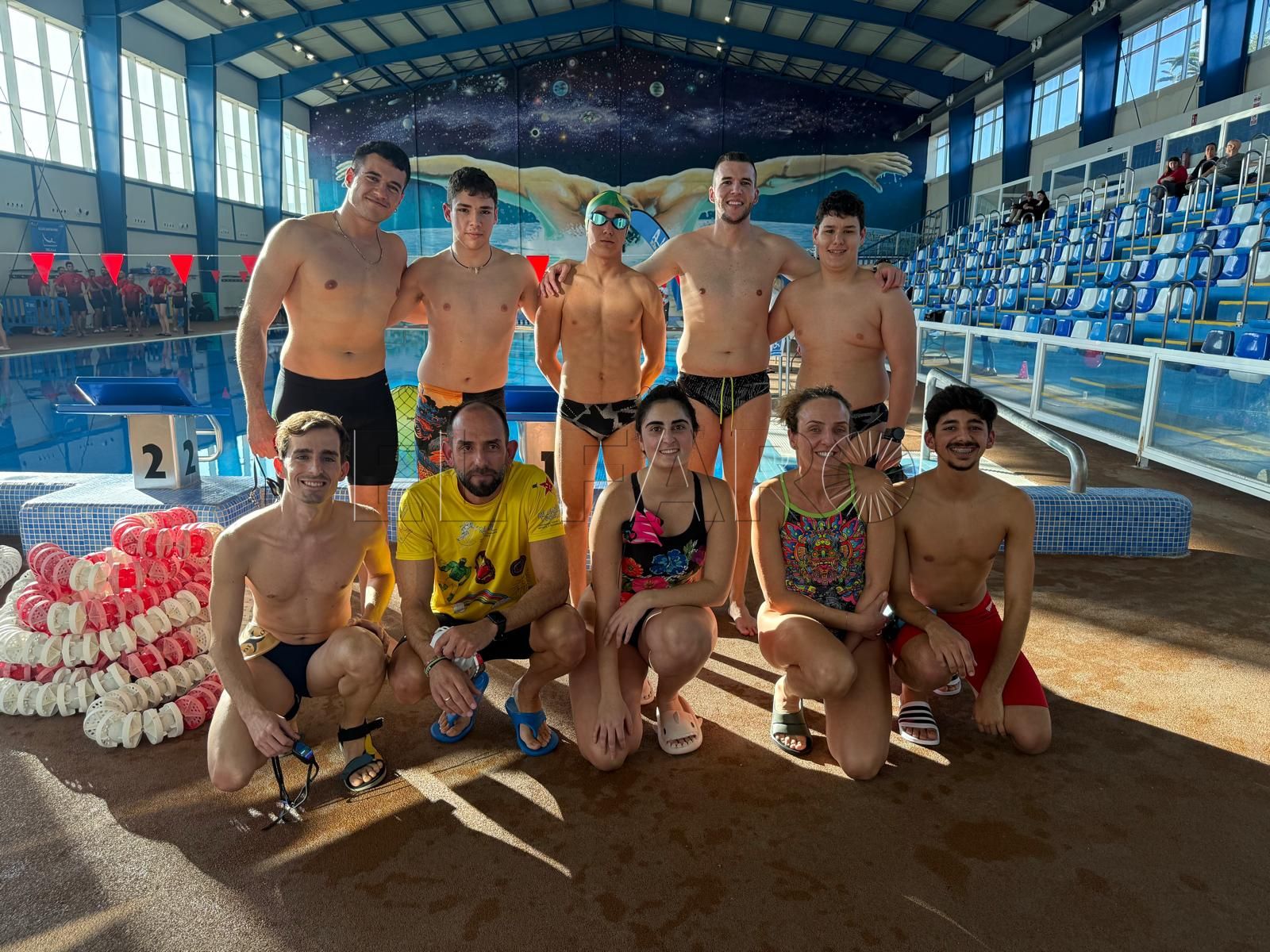 Espectacular evento solidario de natación