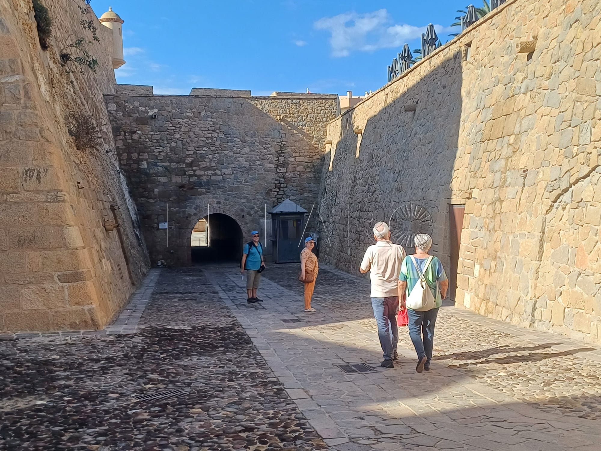Cruceristas por Melilla la Vieja