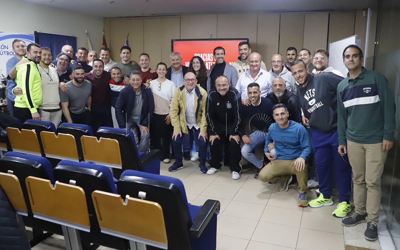 Actualización y reciclaje para los técnicos melillenses de fútbol playa