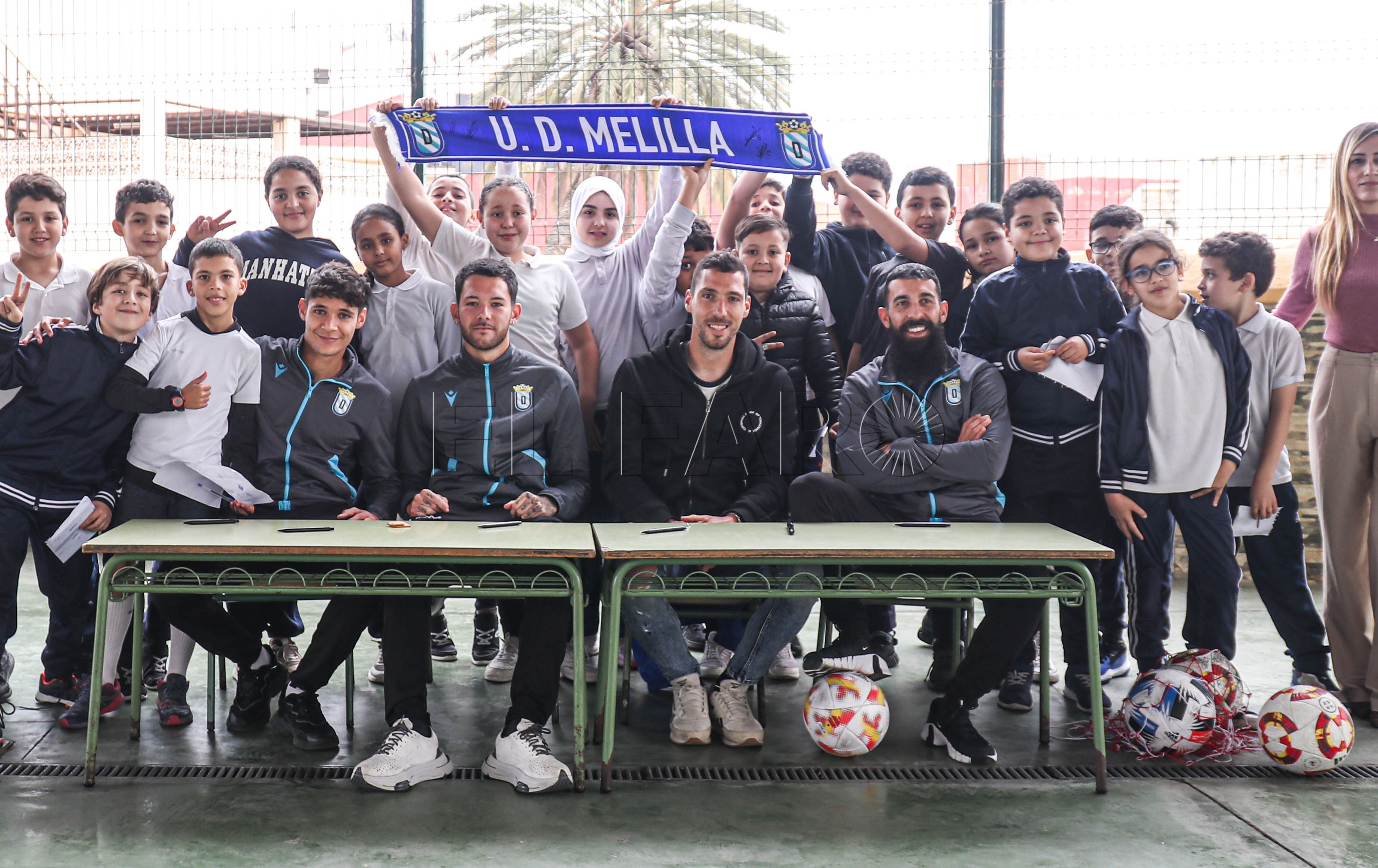 El CEIP Mediterráneo recibe la visita de la UD Melilla