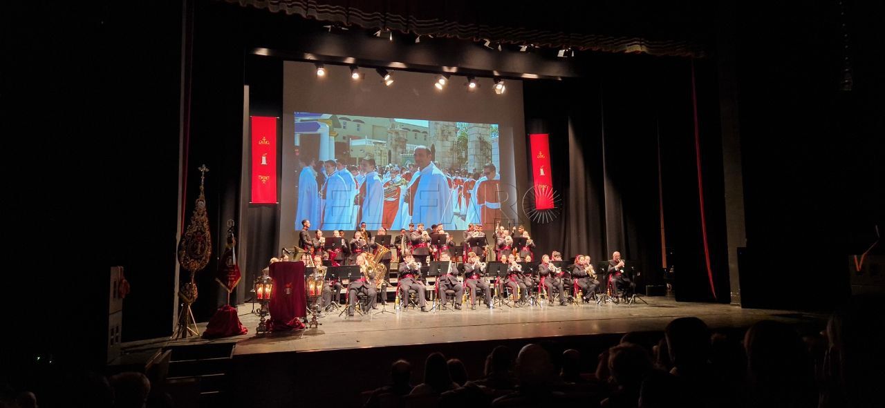 El concierto solidario 'Notas de pasión' emociona a los melillenses en el Teatro Kursaal