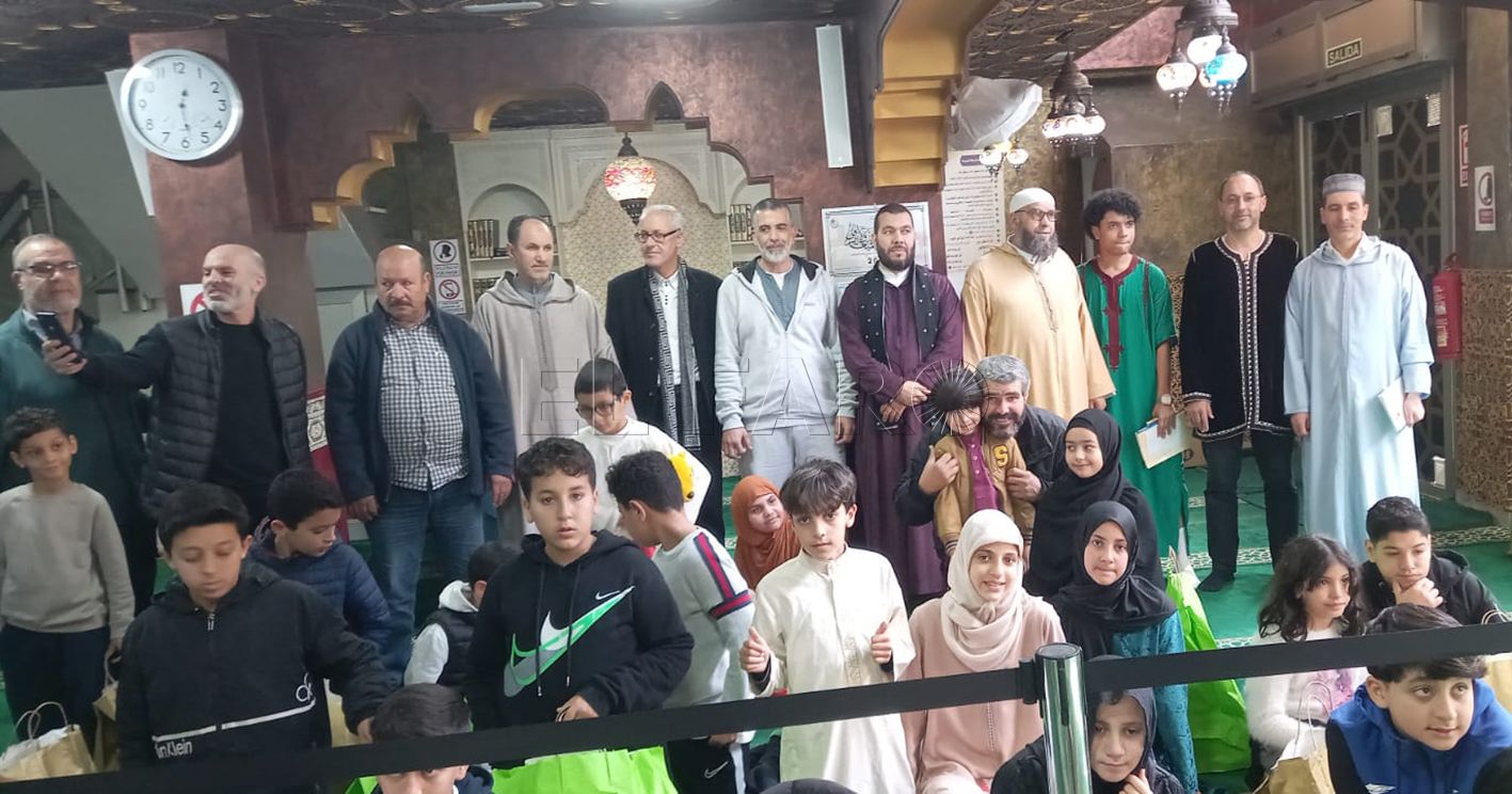 Éxito de participación en el concurso infantil de recitación del Corán