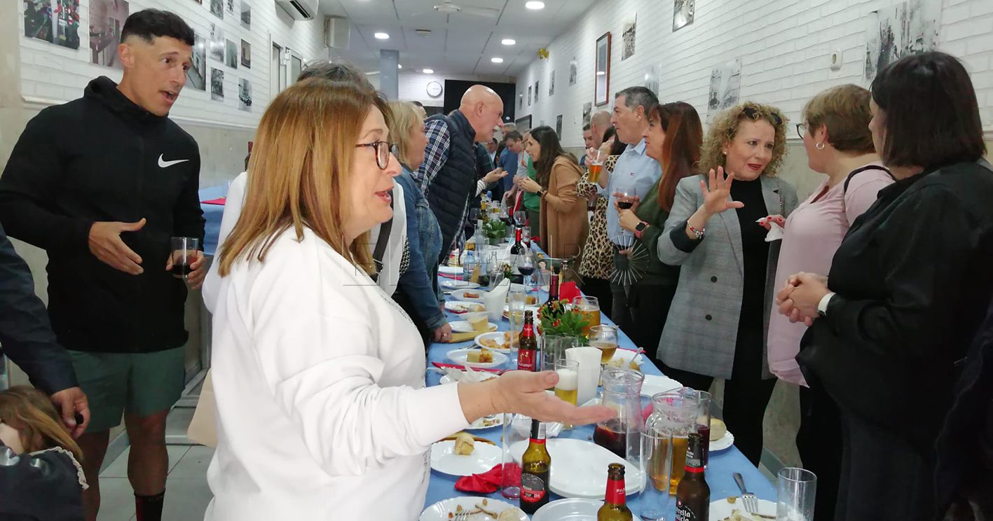 Paella y todo tipo de viandas en el Centro Hijos de Melilla por el Día del Padre