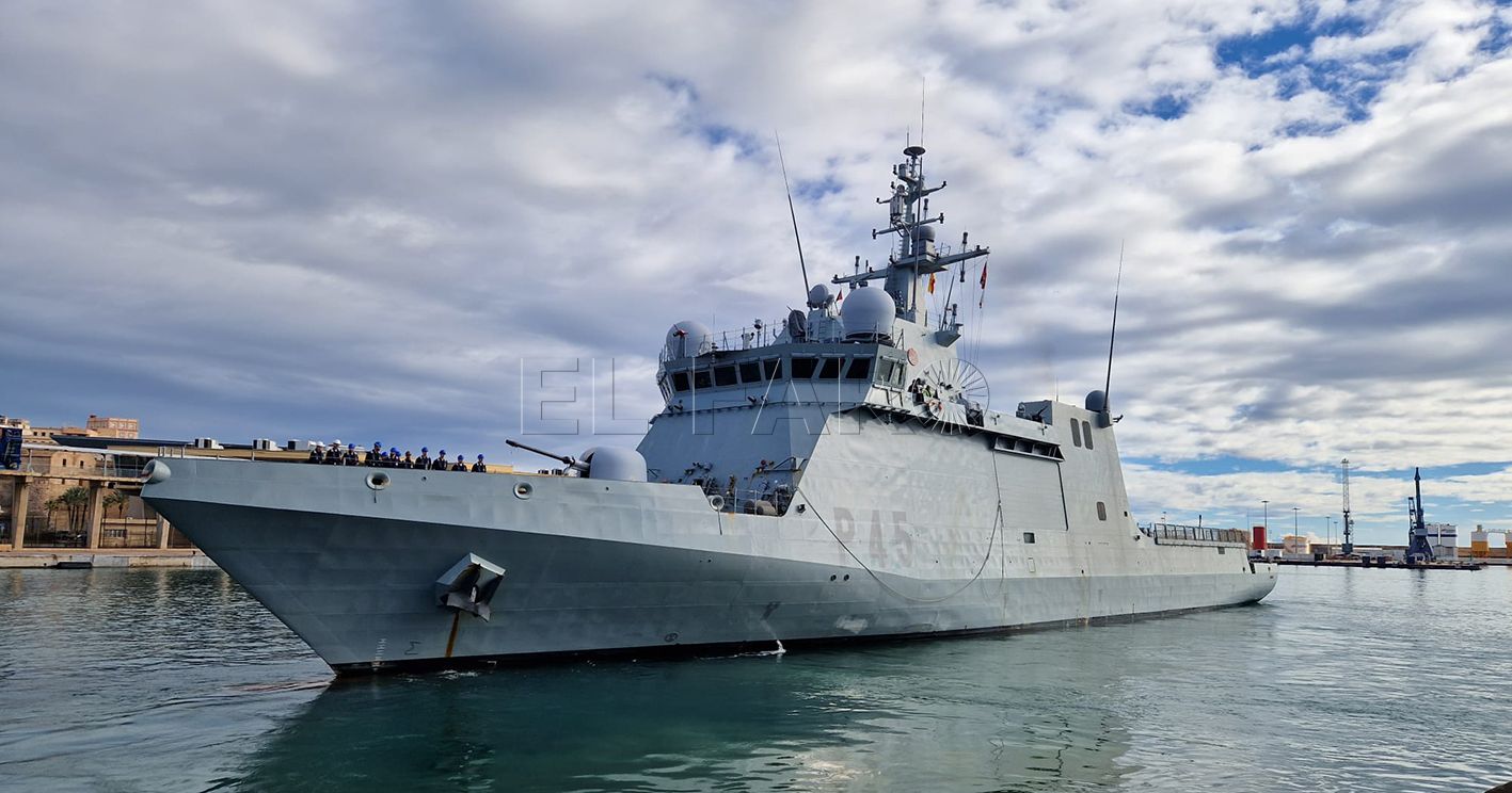 El BAM Audaz abandona Melilla tras pasar el fin de semana en la ciudad