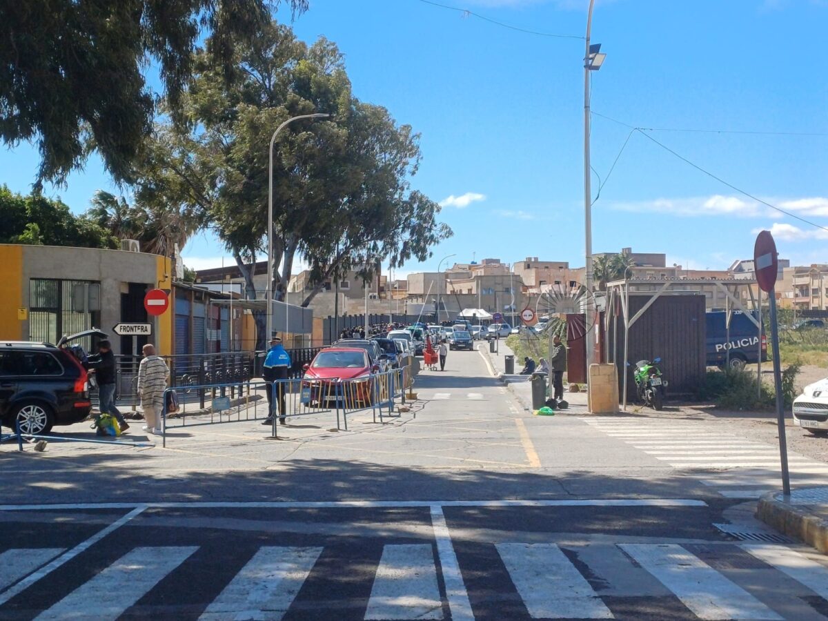 El puente de Semana Santa llega con una gran congestión en la frontera