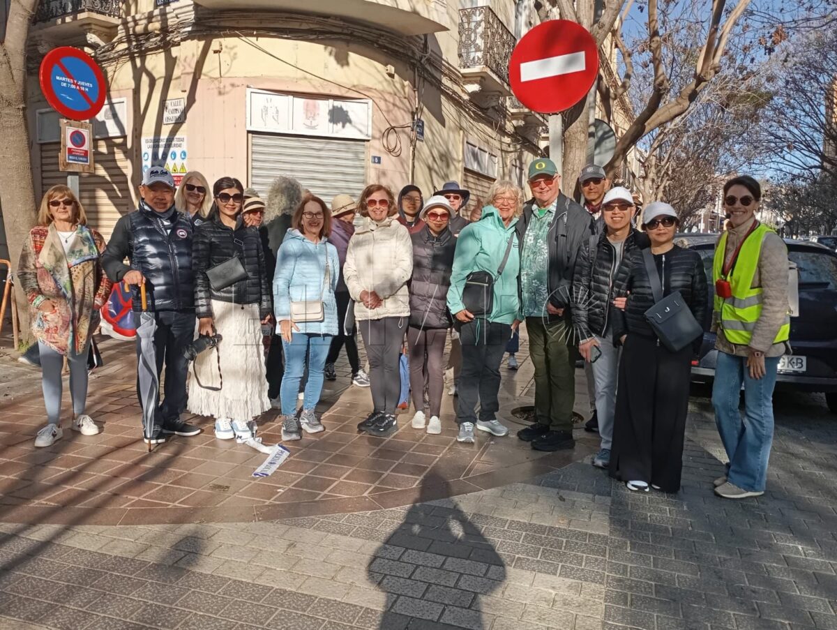 El buque Seven Seas Navigator desembarca en Melilla con casi 500 viajeros