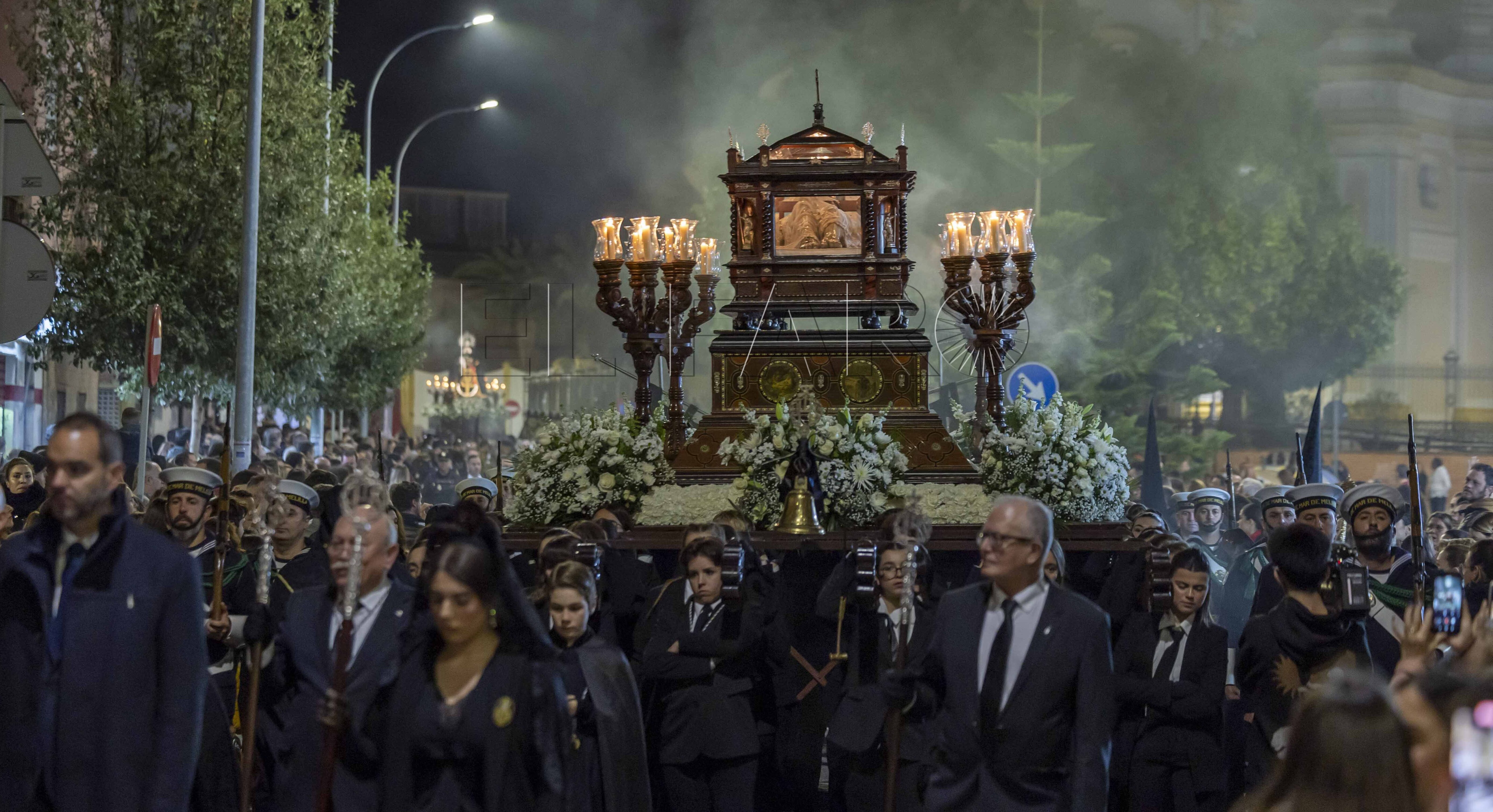 Melilla se viste de luto el Viernes Santo con la Piedad, el Santo Entierro y la Soledad