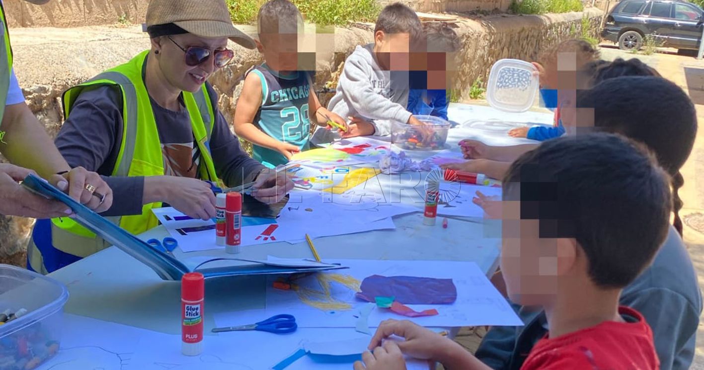 Unos 15 niños de Las Caracolas participan en un taller de fomento de la lectura y expresión plástica