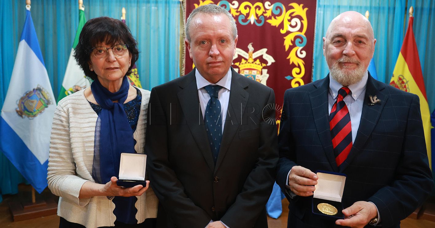 Ángeles Mora y Juan Calderón Matador reciben la Medalla de San Isidoro de Sevilla