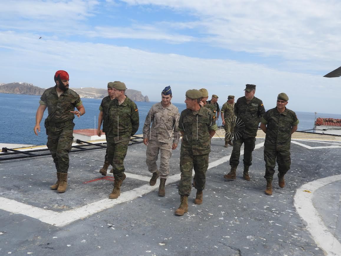El comandante del Mando de Operaciones hace una visita de inspección a la Comgemel
