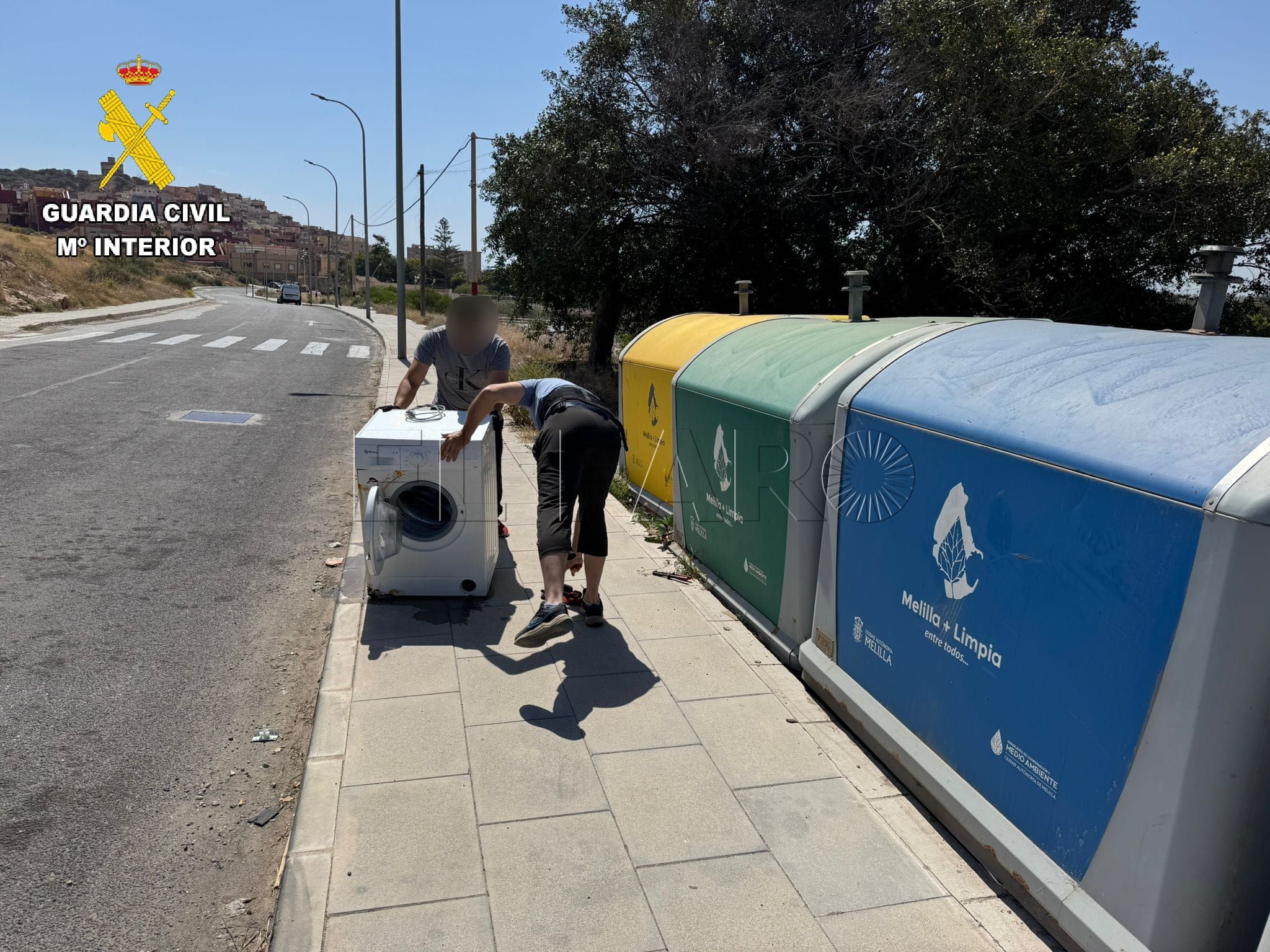 Pretendían tirar una lavadora