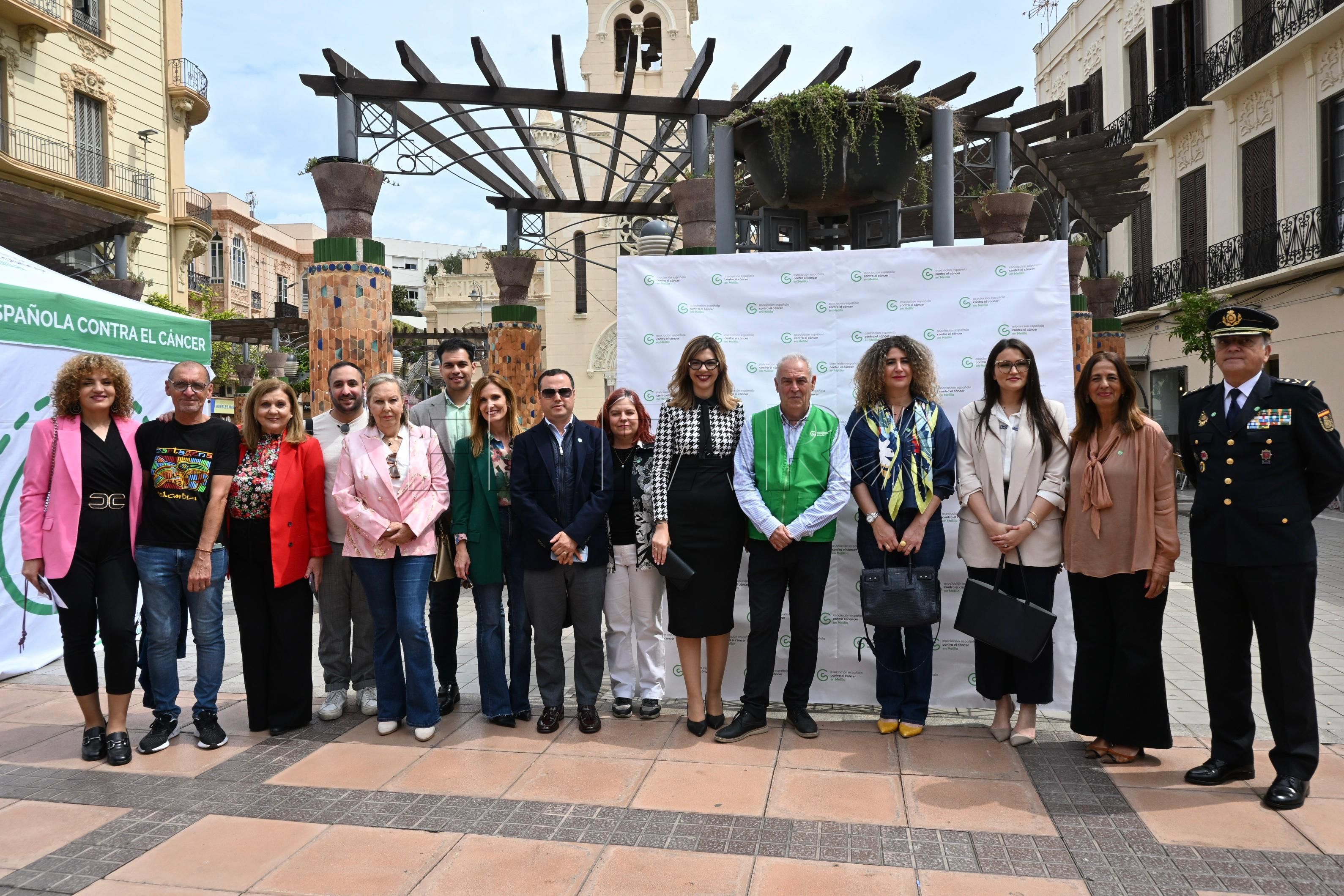 Las autoridades arropan a la Asociación Española Contra el Cáncer en su tradicional cuestación