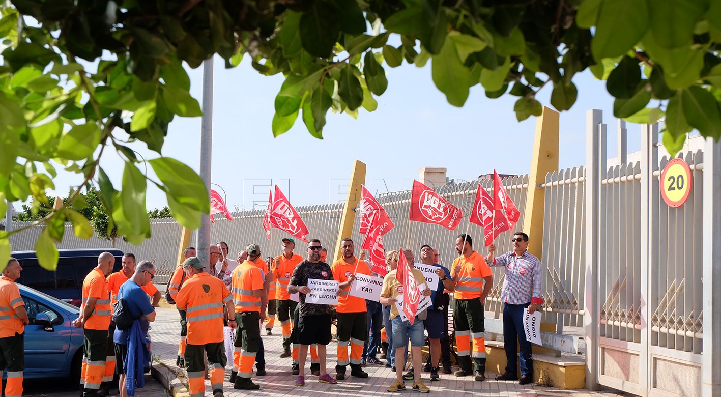 Protesta en Melilla por la falta de avances en el nuevo convenio de Parques y Jardines
