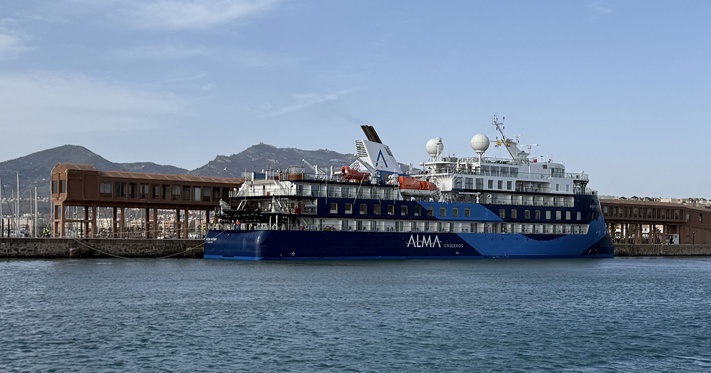 Quevedo defiende la decisión de dejar atracar los cruceros en el Cargadero del Mineral