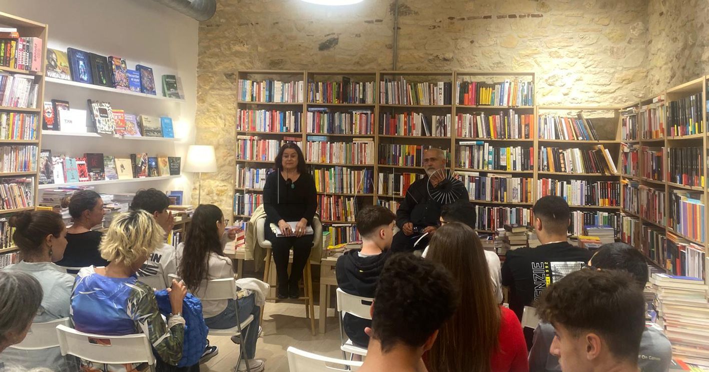 Cultura poética y poesía confesional, en La Librería, de la mano de Sara Harb y Juan Carlos Cavero