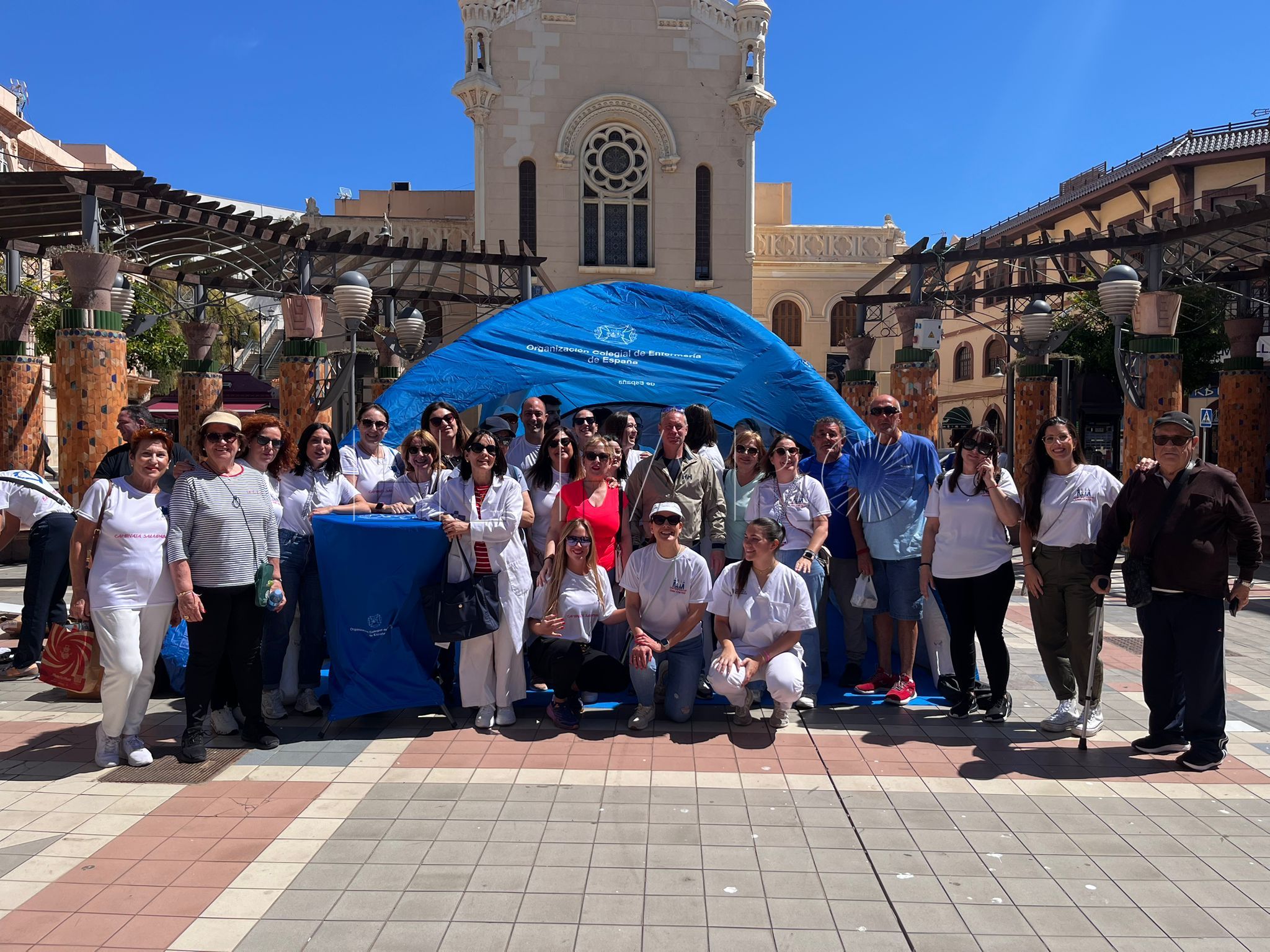 Melilla se tiñe de azul para celebrar el Día Internacional de la Enfermeras