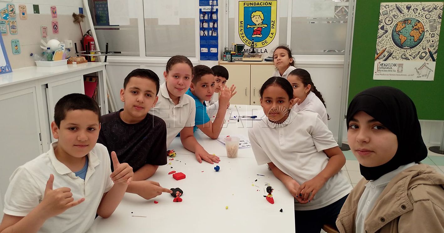 Mensajeros de la Paz lleva a cabo un taller de plastilina con 15 niños del CEIP Mediterráneo