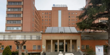 Hospital Trueta de Girona, donde fue trasladada la niña. / EFE