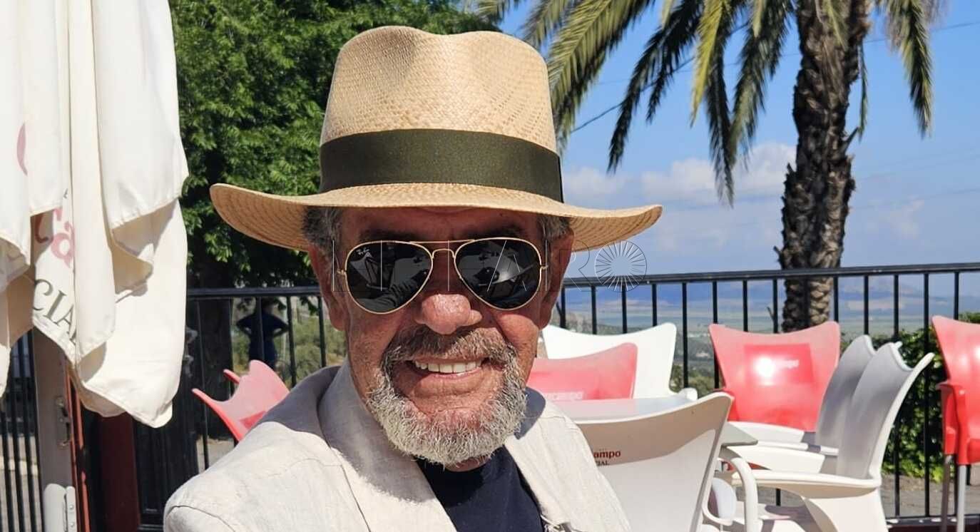 Paco Gámez lanza un poemario para celebrar la vida… peldaño a peldaño