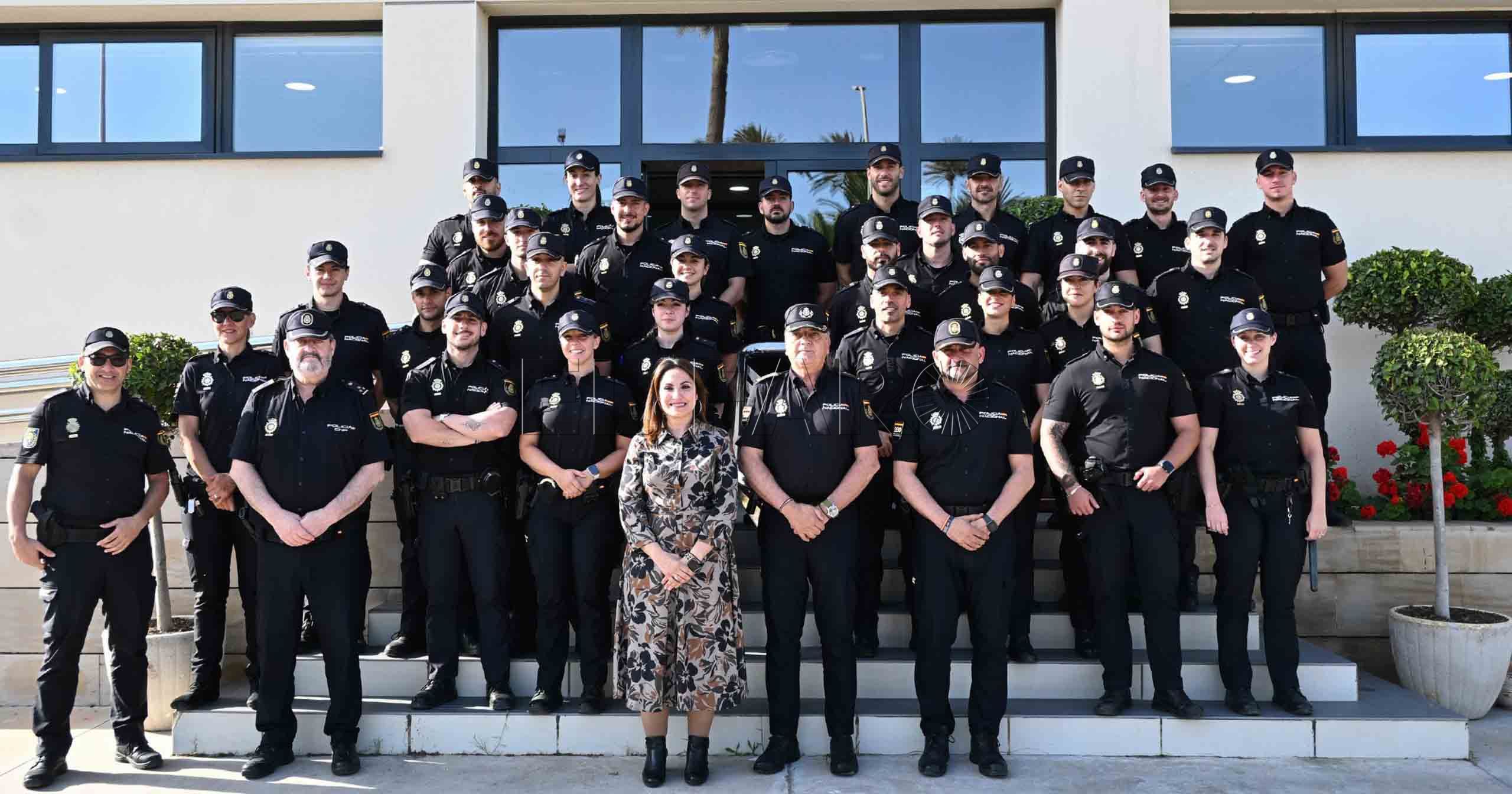 Policías nacionales