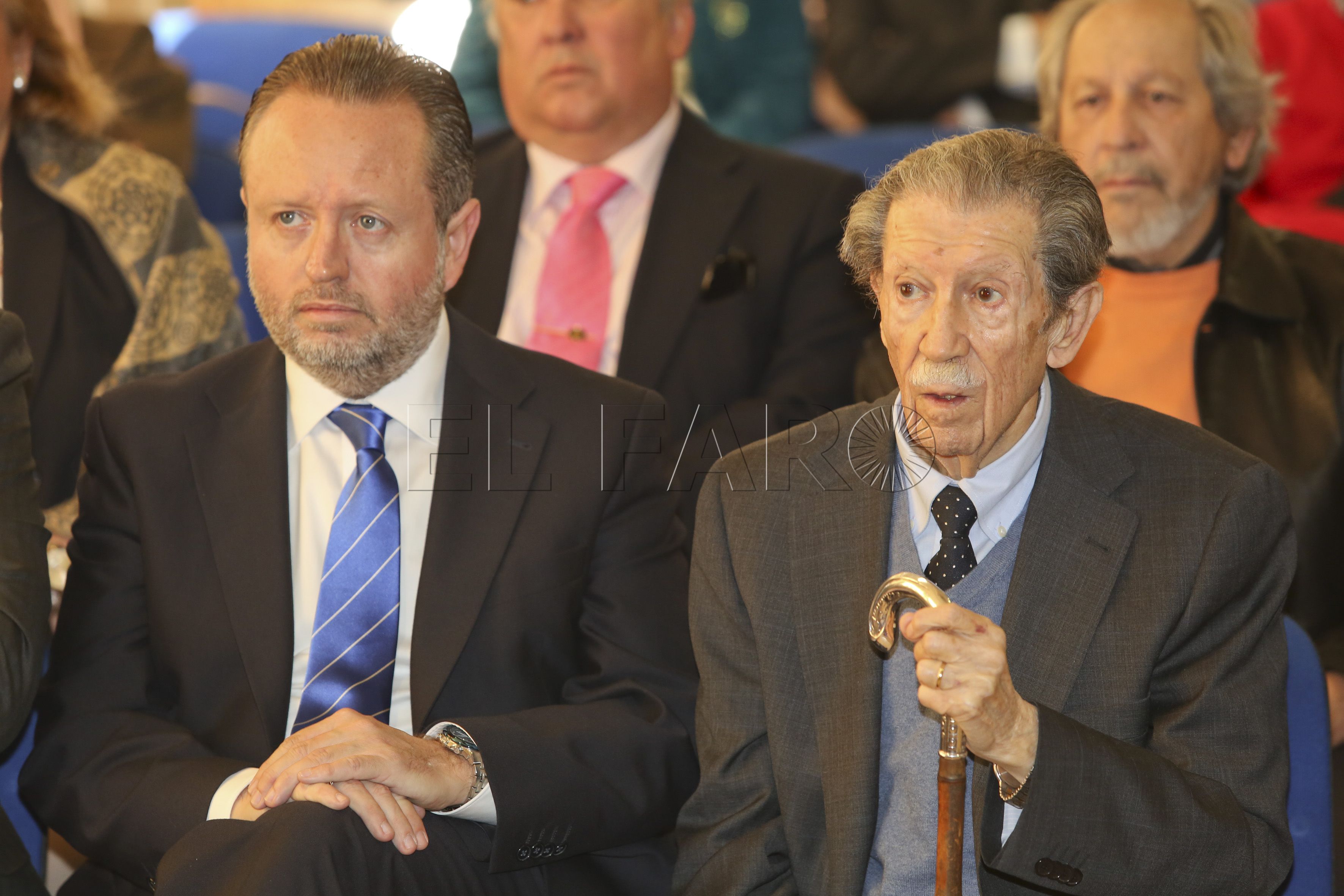 Juan Carlos Heredia junto a Alcántara