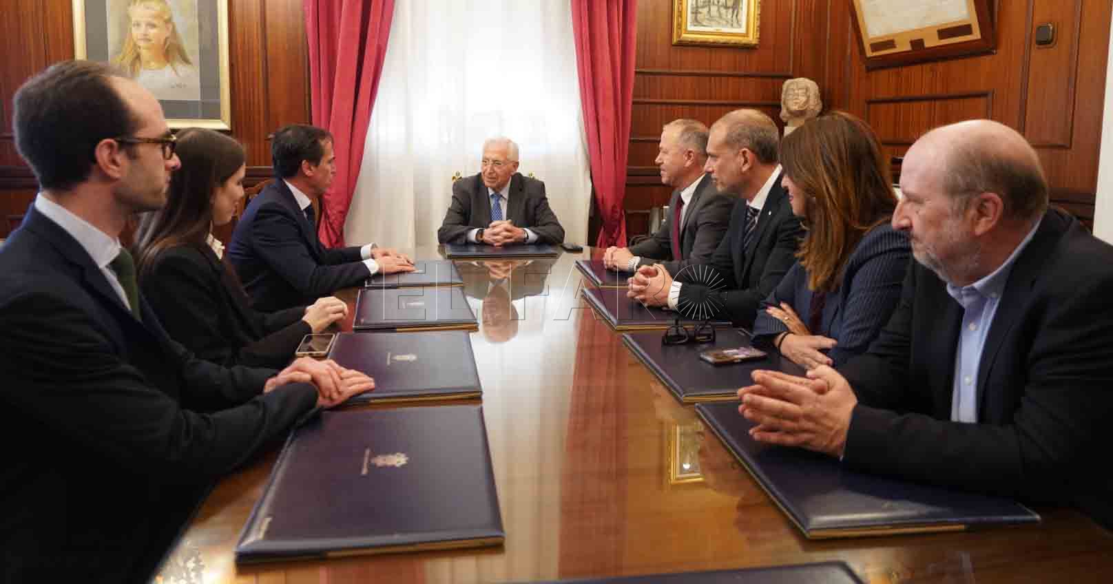 El presidente Imbroda recibió a los representantes de Normal Foster