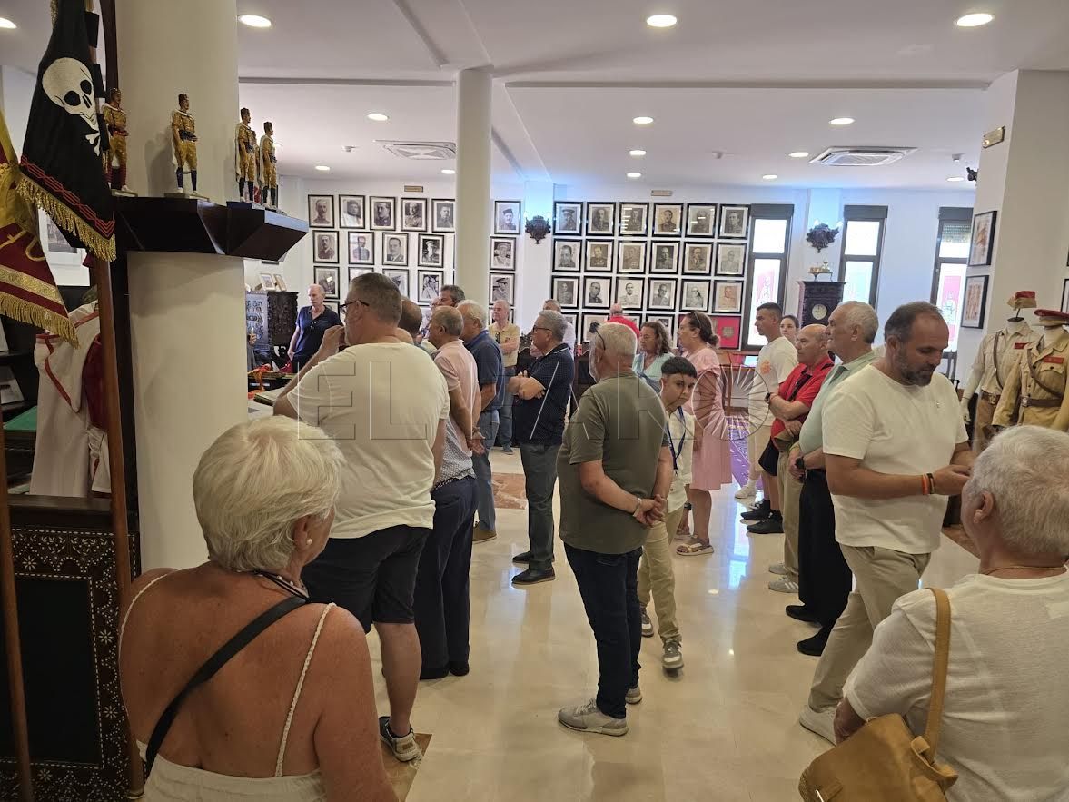 Los veteranos de Regulares se empapan de la historia y hazañas de su Unidad