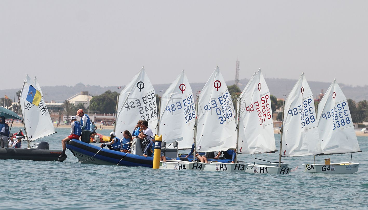 Valencia lidera el Nacional por Autonomías de vela ligera