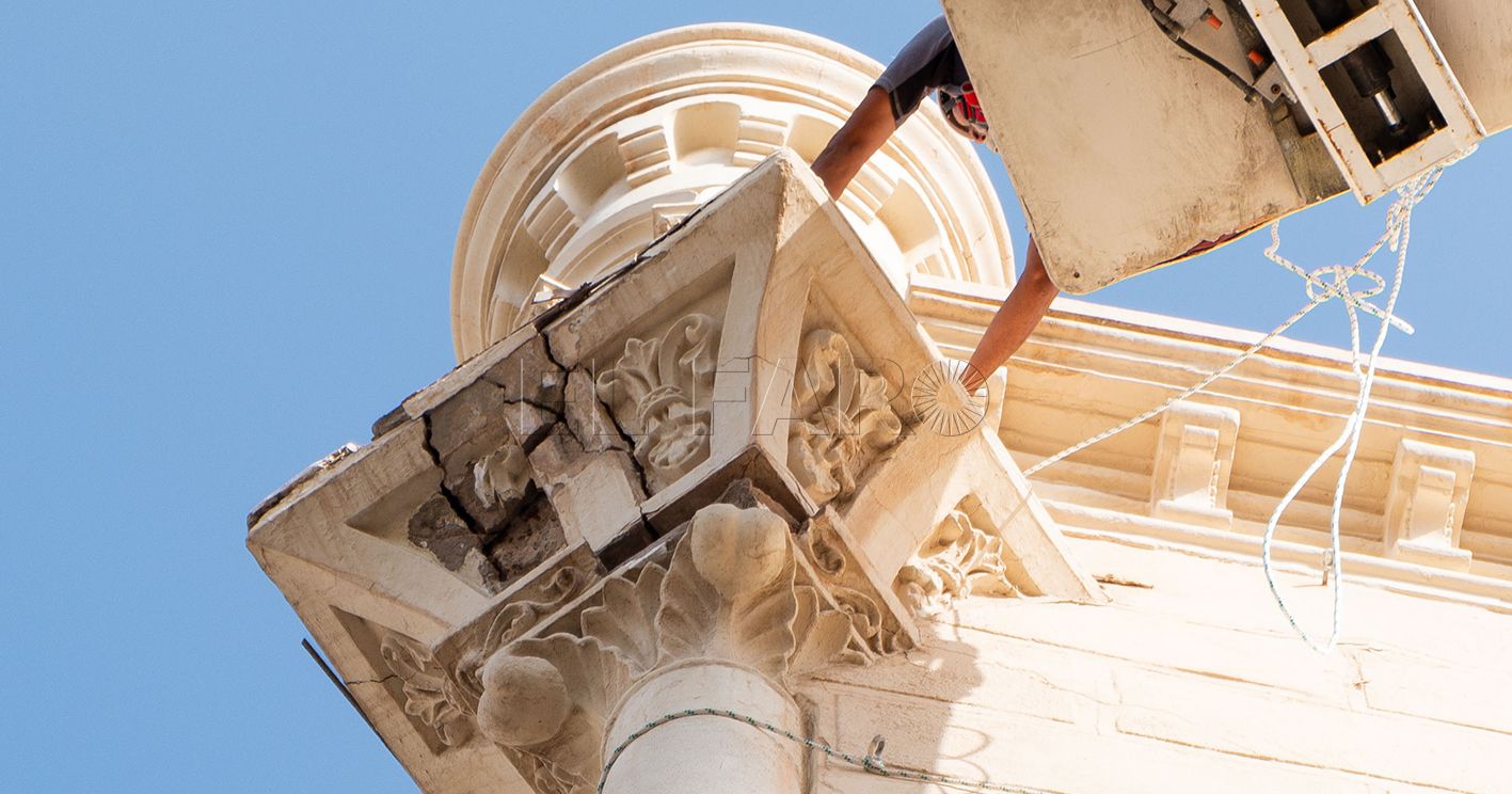 Inician rehabilitación de uno de los capiteles del Sagrado Corazón de Melilla bajo la supervisión del Obispado de Málaga