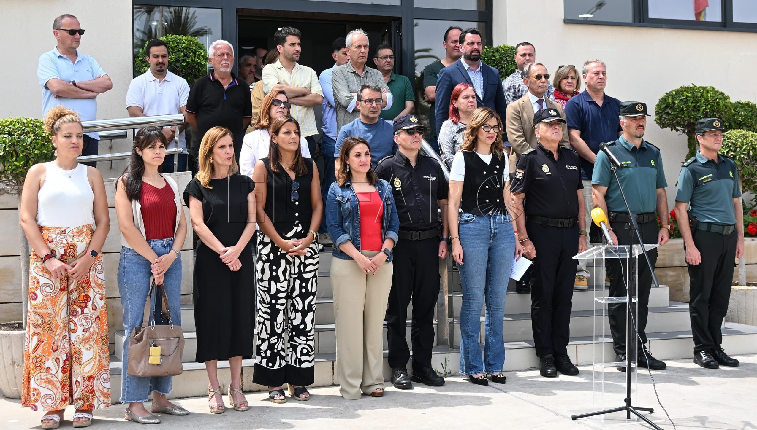 Minuto de silencio en la Delegación del Gobierno por la menor asesinada en Bilbao