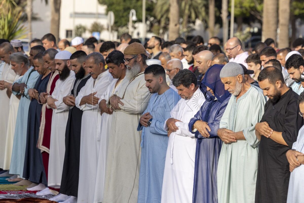 Todo dispuesto para un rezo colectivo del Eid el Kebir lleno de "paz y armonía"