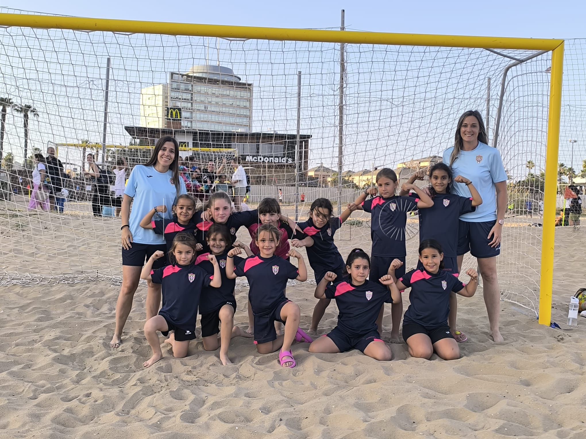 El fútbol playa femenino, en plena competición
