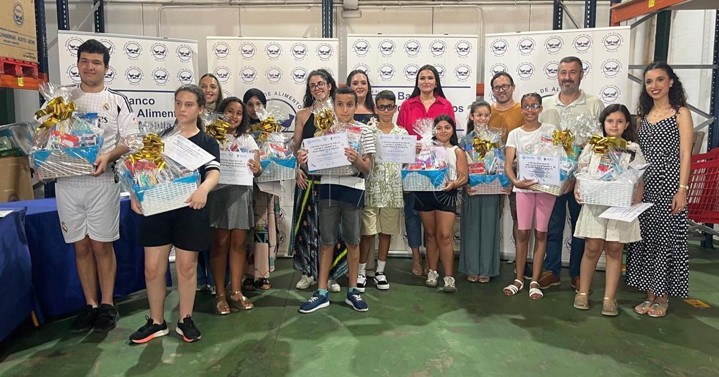 Entrega de premios a los participantes en el concurso de dibujo 'Contra el hambre y el despilfarro de alimentos'