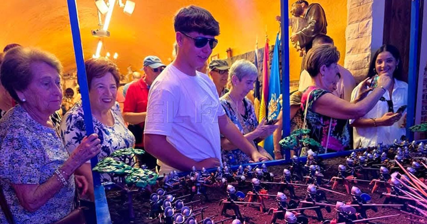 La Casa de Ceuta en Melilla expone un diorama de Playmobil por el Mercado Renacentista