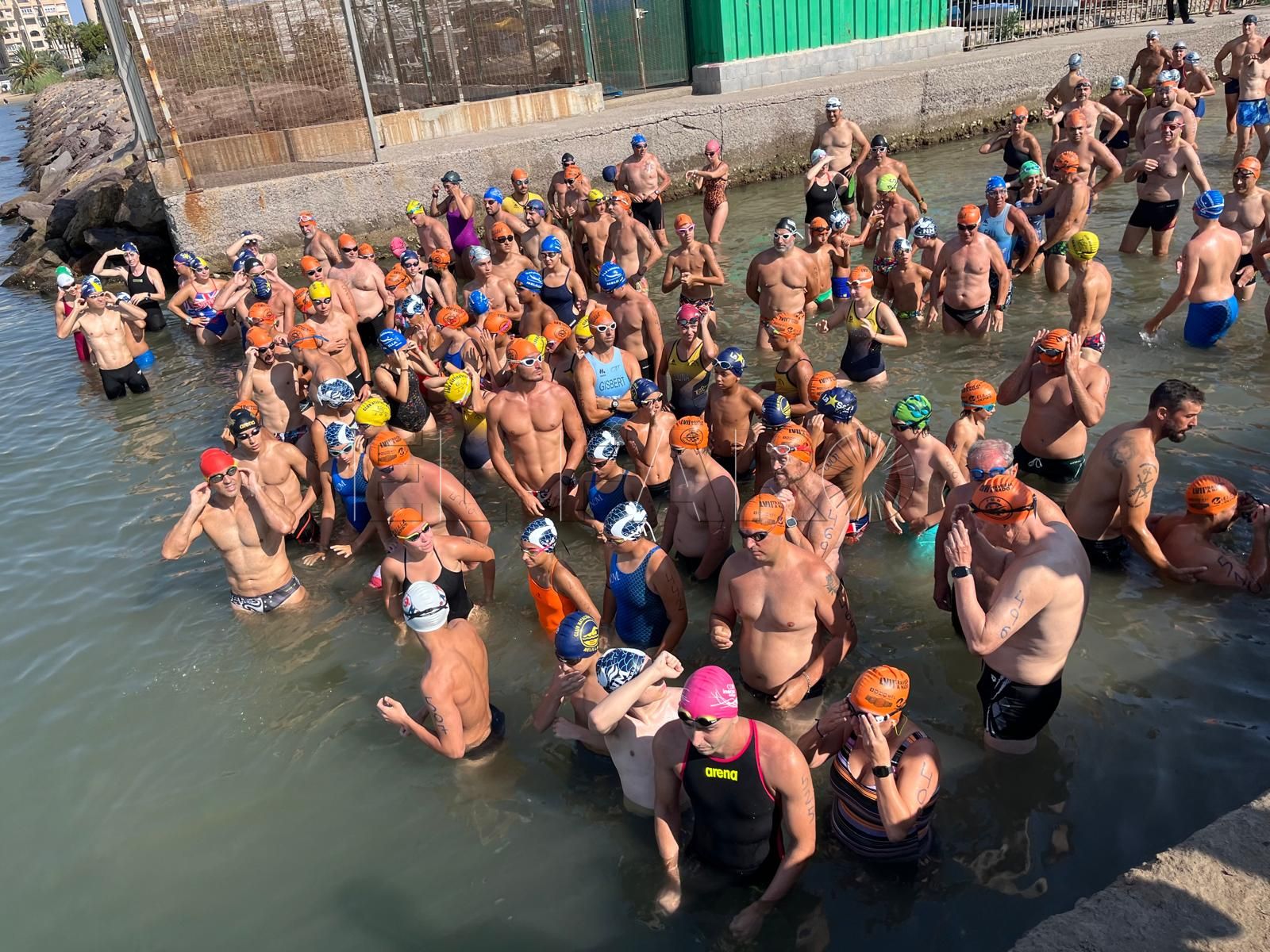 Miguel Ángel Rozas y Sofía Uasani ganan la LVII Travesía a Nado