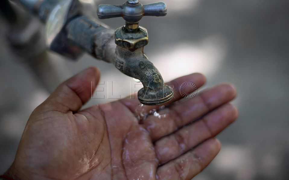 La guerra política por los cortes de agua deja a los negocios secos